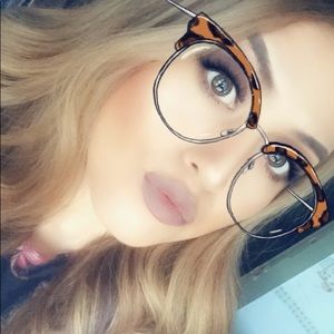 Meet your Posher, Lisbeth